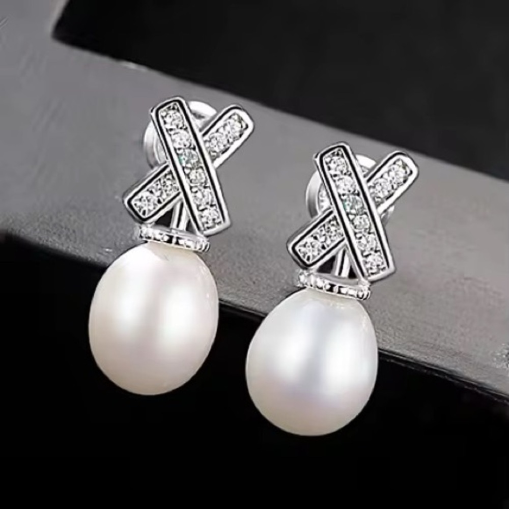 •High-end Quality Unique X Shape Freshwater Pearl 925 Sterling Silver Earrings
